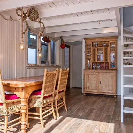 Fay אגמונד אן זי